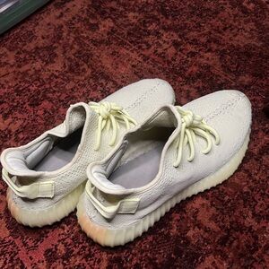 Adidas Women's Cream Sneakers